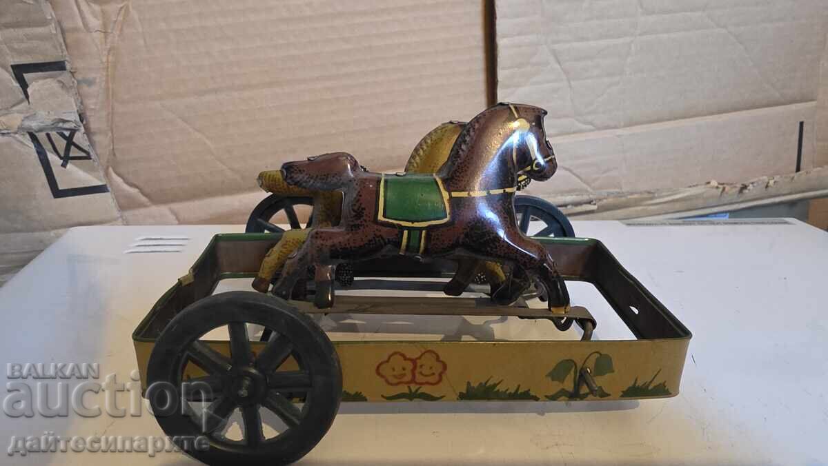 Стара играчка с коне,липсващо колело с цена 22.00 лв. | € 11.25 Стара играчка с коне,липсващо колело с цена 22.00 лв. | € 11.25