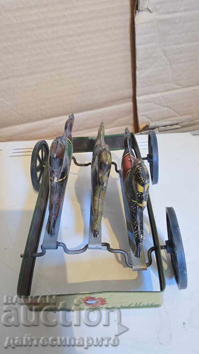 Аукцион Стара играчка с коне,липсващо колело Аукцион Стара играчка с коне,липсващо колело