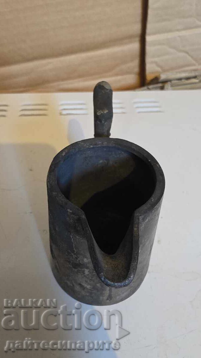 Δημοπρασία Παλιό πήλινο δοχείο Δημοπρασία Παλιό πήλινο δοχείο