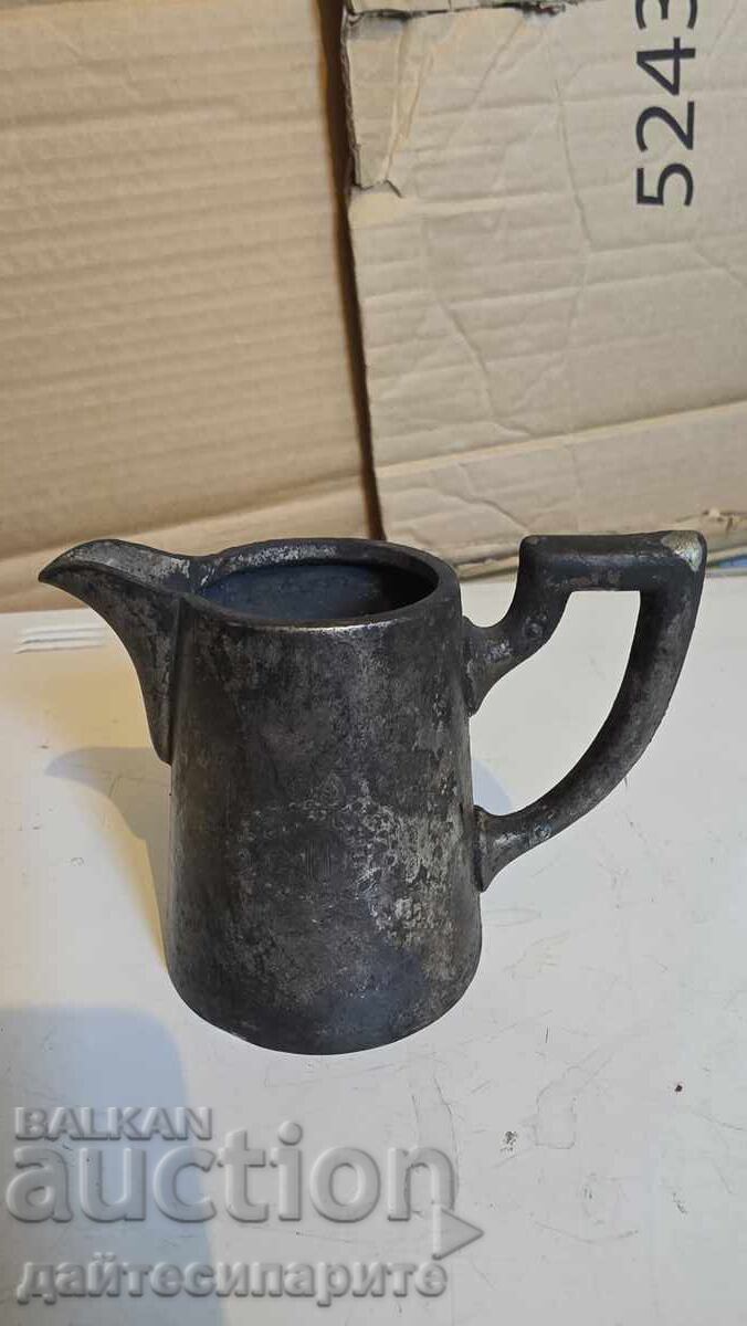 Παλιό πήλινο δοχείο Παλιό πήλινο δοχείο