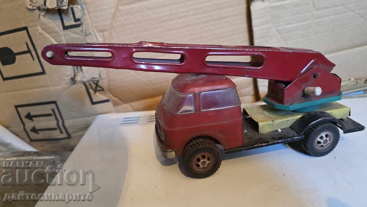 Παλιό παιδικό πυροσβεστικό όχημα