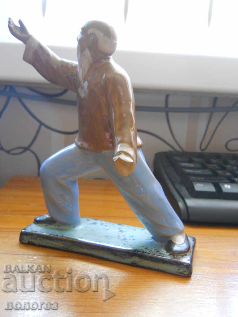Licitație Statuetă ceramică - maestru de kung fu (China)