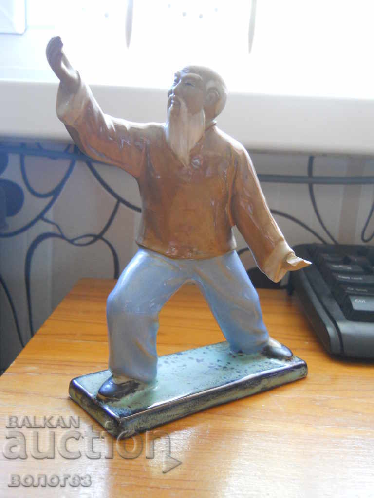 Statuetă ceramică - maestru de kung fu (China)