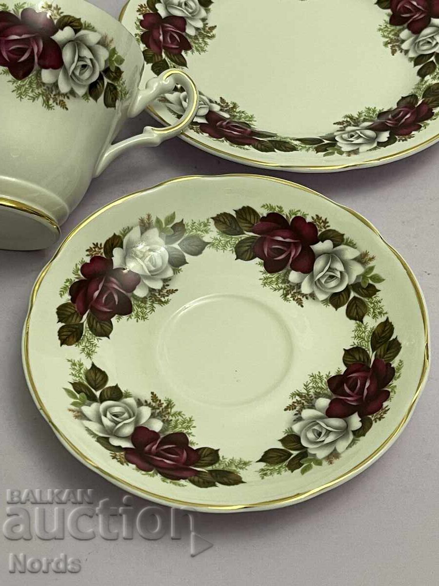 Livrarea Set de ceai triplu englezesc Livrarea Set de ceai triplu englezesc