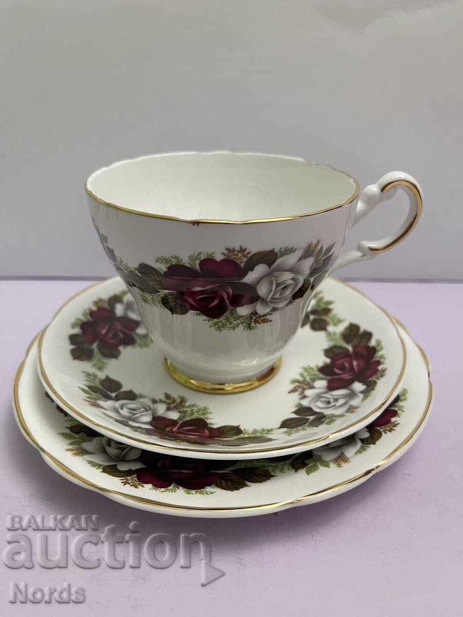 Αγγλικό τριπλό σετ τσαγιού με τιμή 16.10 BGN | € 8.23 Αγγλικό τριπλό σετ τσαγιού με τιμή 16.10 BGN | € 8.23