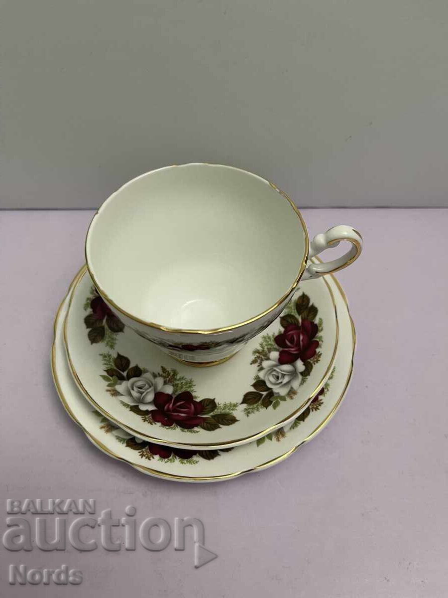 Δημοπρασία Αγγλικό τριπλό σετ τσαγιού Δημοπρασία Αγγλικό τριπλό σετ τσαγιού