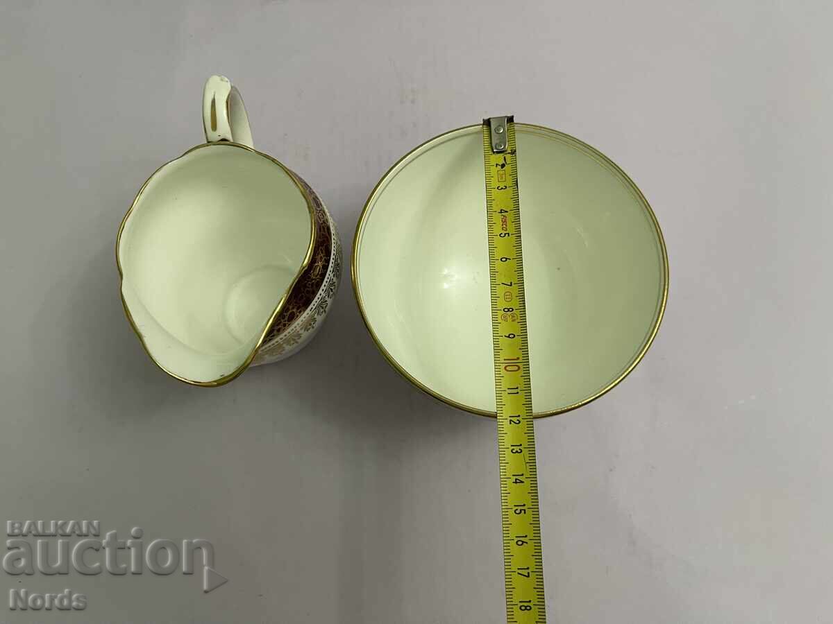 Доставка на Винтидж купичка и каничка Доставка на Винтидж купичка и каничка