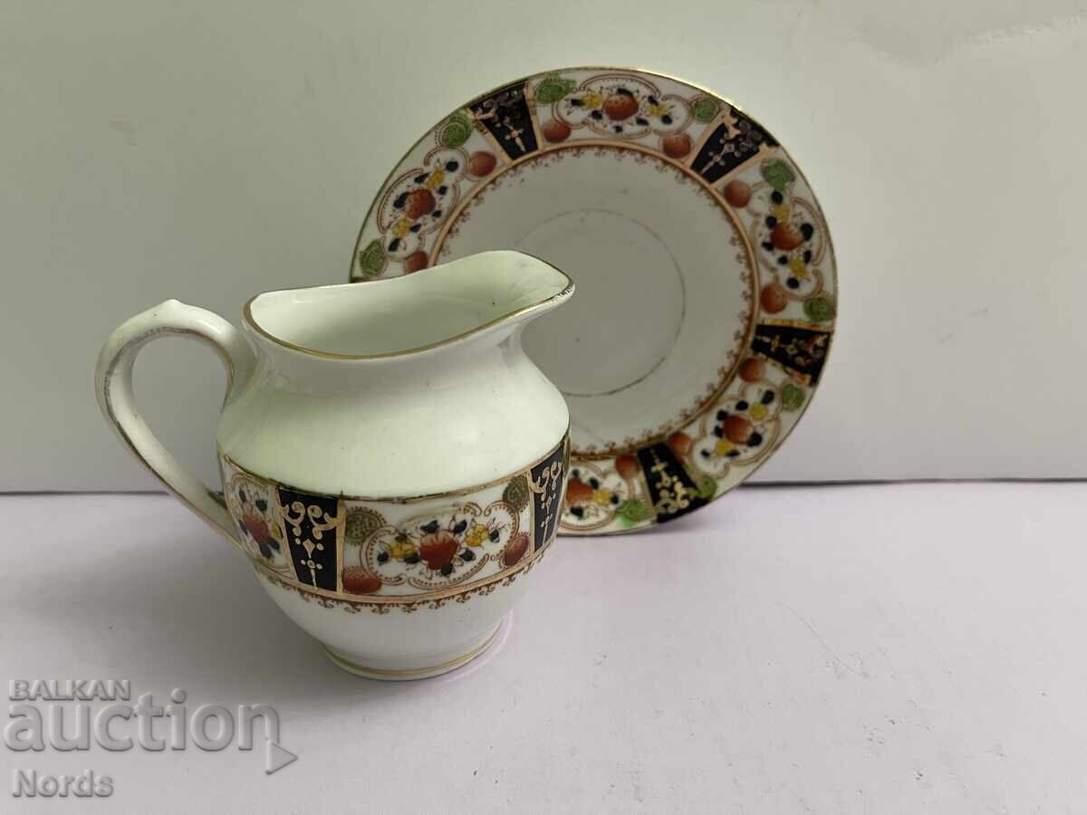MELBA Vintage Teapot and Saucer - 6 MELBA Vintage Teapot and Saucer - 6