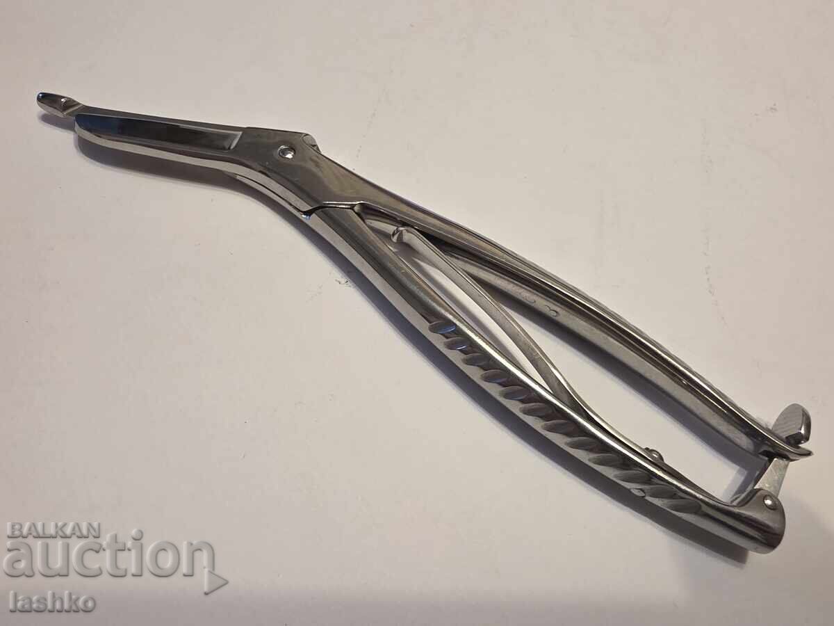 Delivery of Medical Scissors