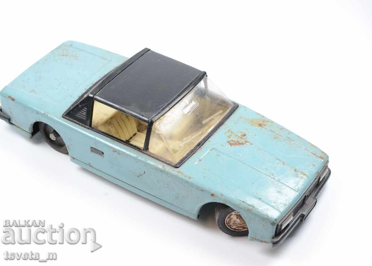 Δημοπρασία Λαμαρινένια κούκλα, παιδικά παιχνίδια σοσιαλισμός