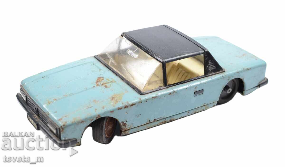 Λαμαρινένια κούκλα, παιδικά παιχνίδια σοσιαλισμός