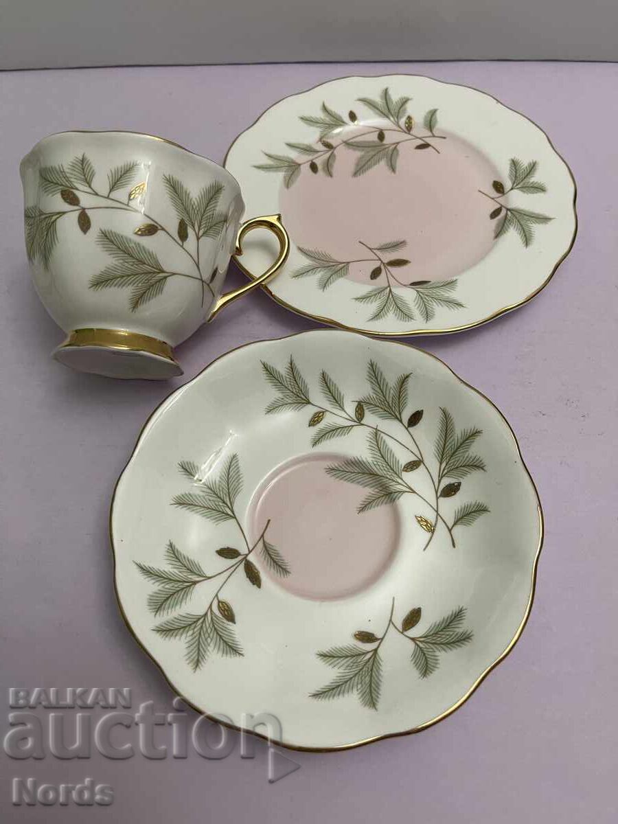 Παράδοση ROYAL ALBERT τριπλό σετ τσαγιού Παράδοση ROYAL ALBERT τριπλό σετ τσαγιού