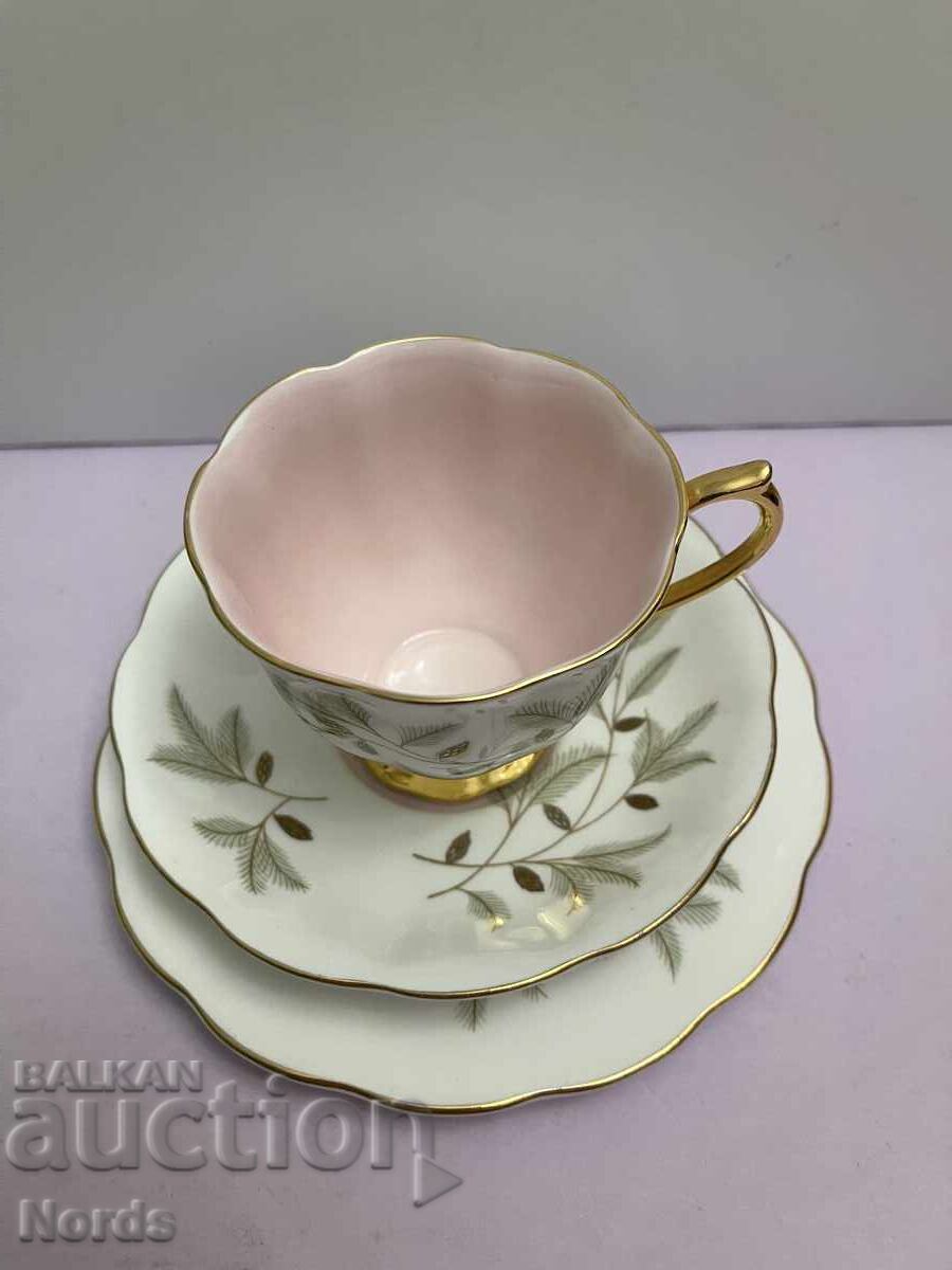 Set de ceai ROYAL ALBERT, pentru trei persoane cu preț 27.20 BGN | € 13.91 Set de ceai ROYAL ALBERT, pentru trei persoane cu preț 27.20 BGN | € 13.91