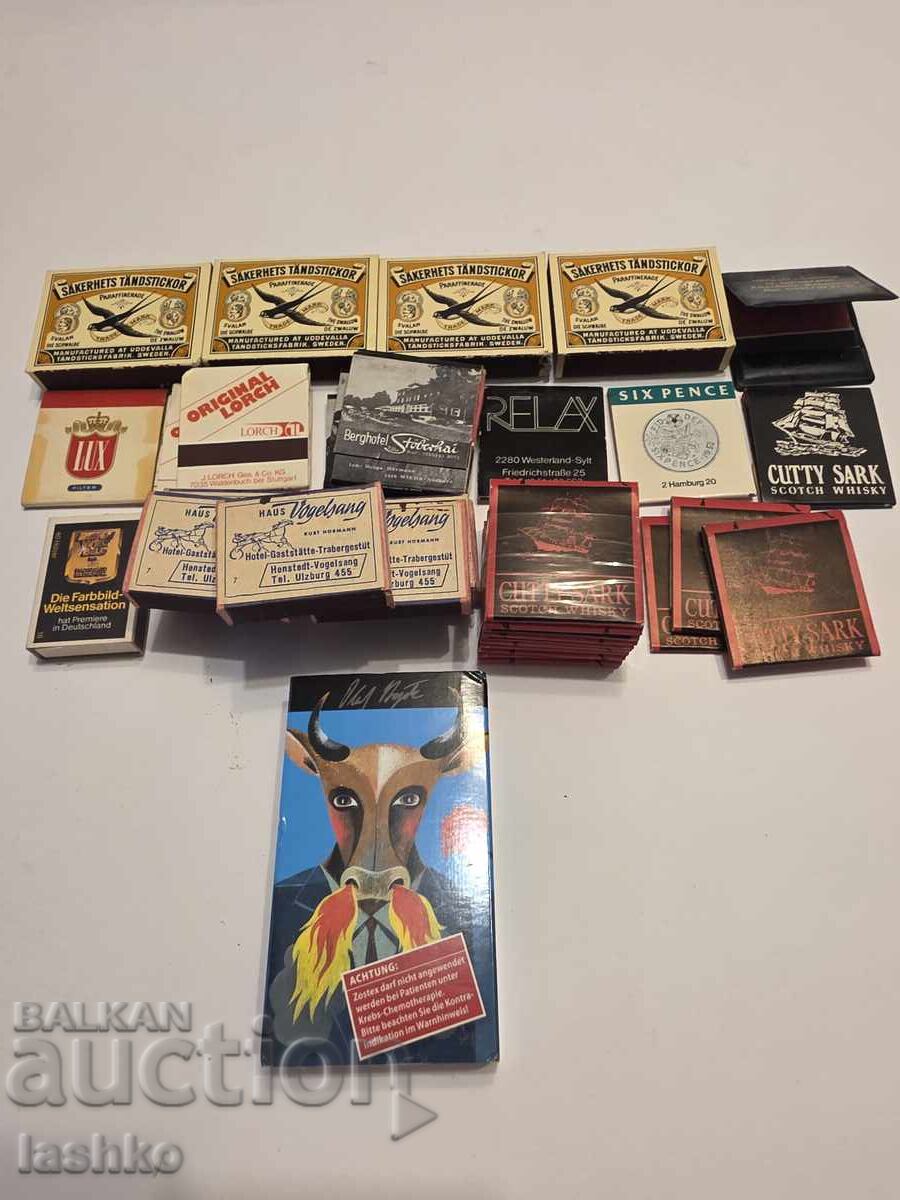 O mulțime de chibrituri vechi