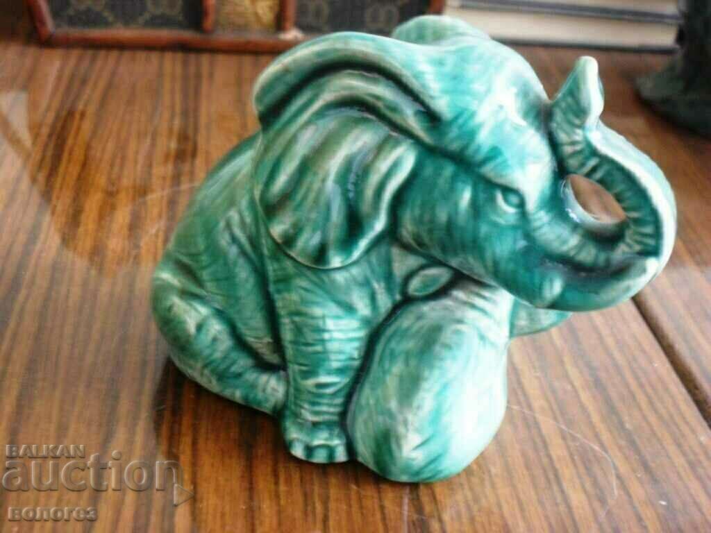 Licitație Statuetă ceramică vintage elefant cu elefant mic