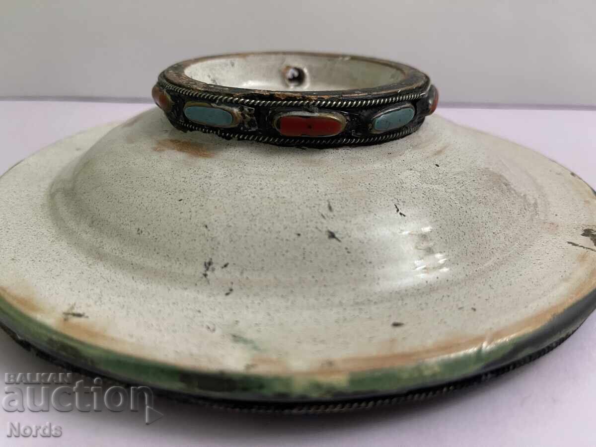 Delivery of Ceramic plate with metal trim