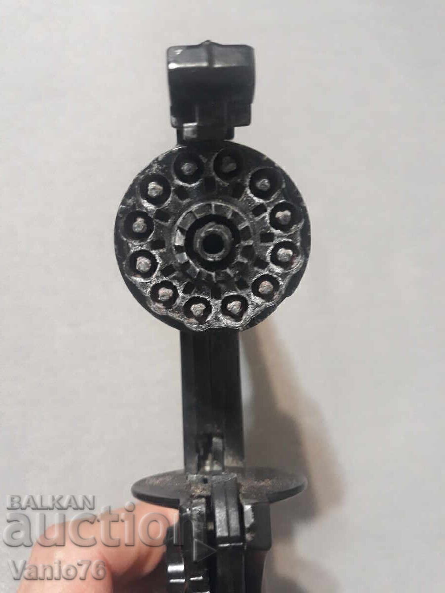 Large collectible cap gun revolver with price 50.00 BGN | € 25.56