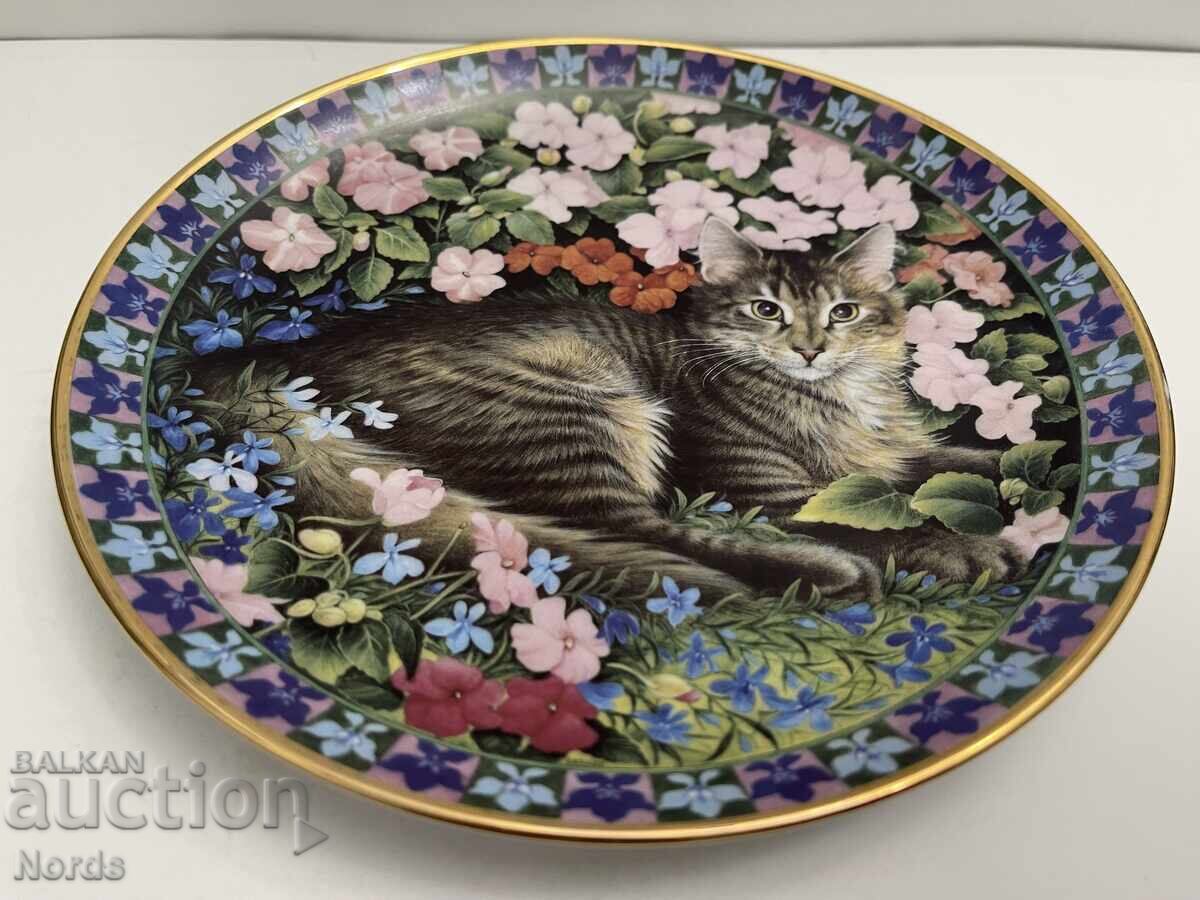 Ένα όμορφο πορσελάνινο πιάτο με τιμή 12.90 BGN | € 6.60 Ένα όμορφο πορσελάνινο πιάτο με τιμή 12.90 BGN | € 6.60