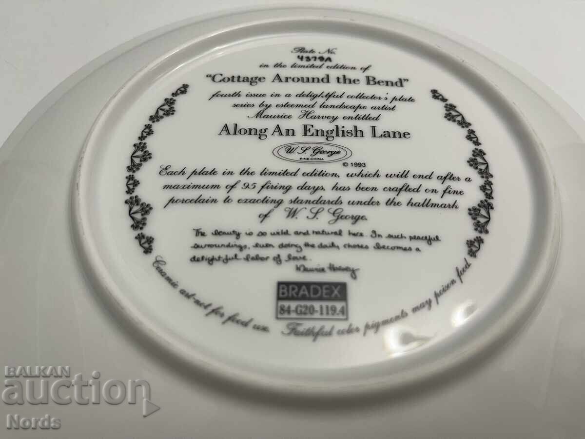 Παράδοση Ένα όμορφο πορσελάνινο πιάτο Παράδοση Ένα όμορφο πορσελάνινο πιάτο