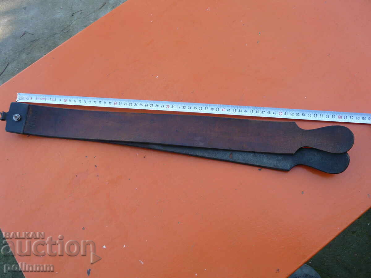 Μια παλιά ζώνη κουρέα Μια παλιά ζώνη κουρέα