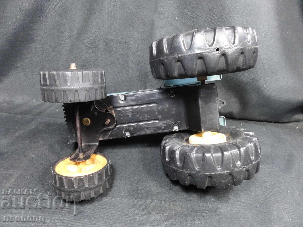 OLD RETRO SOCIALIST NRB METAL TOY TRACTOR MIR RAZGRAD - 6 OLD RETRO SOCIALIST NRB METAL TOY TRACTOR MIR RAZGRAD - 6