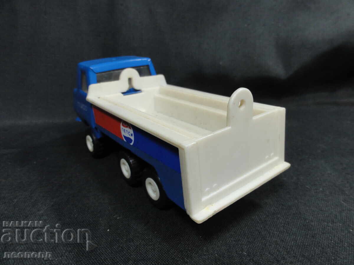 Auction  OLD RETRO SOCIALIST NRB METAL TOY TRUCK PEPSI PEPSI