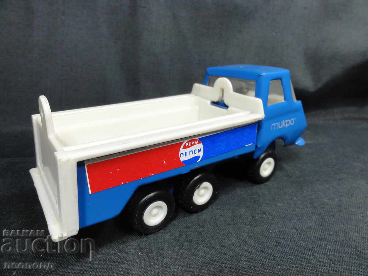 Delivery of OLD RETRO SOCIALIST NRB METAL TOY TRUCK PEPSI PEPSI