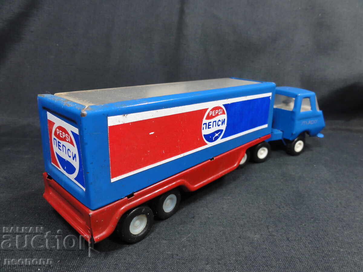 Delivery of OLD RETRO SOCIALIST NRB METAL TOY TRUCK PEPSI PEPSI