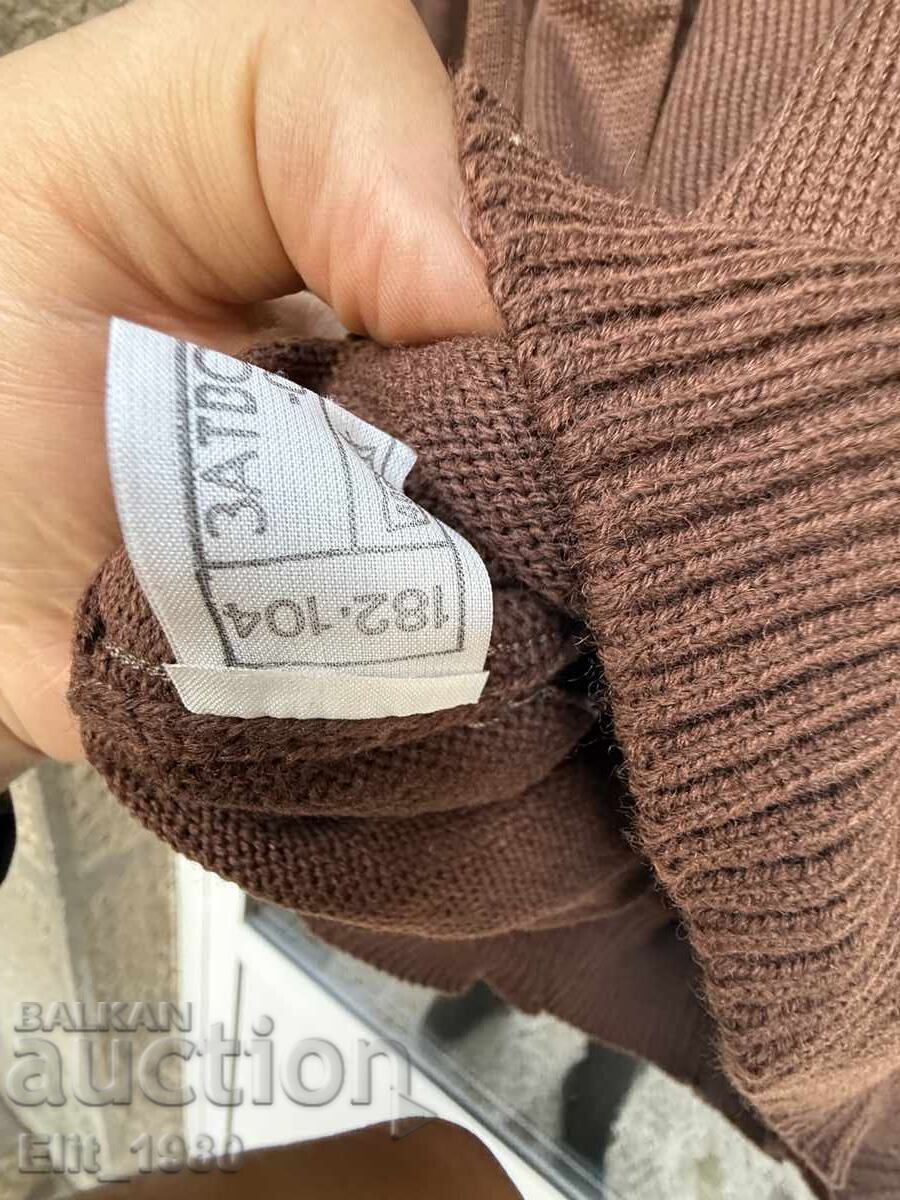 Livrarea Pulover militar Livrarea Pulover militar