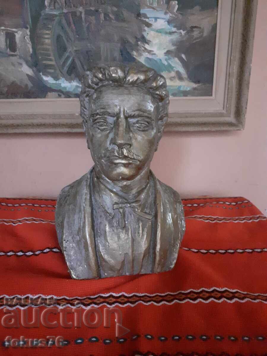 Great bust of Vasil Levski made of cast concrete with a bronze color