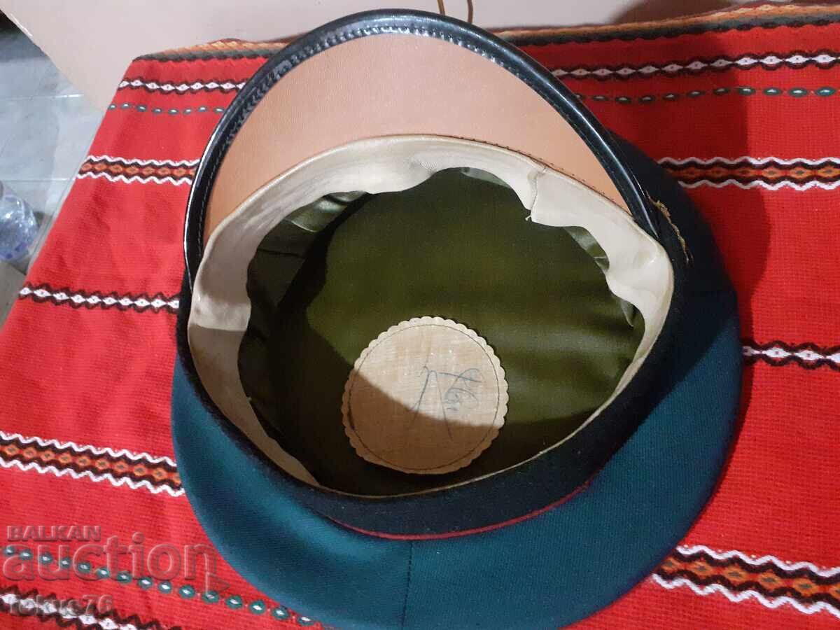 Licitație Veche șapcă de paradă militară BNA, uniformă socialistă