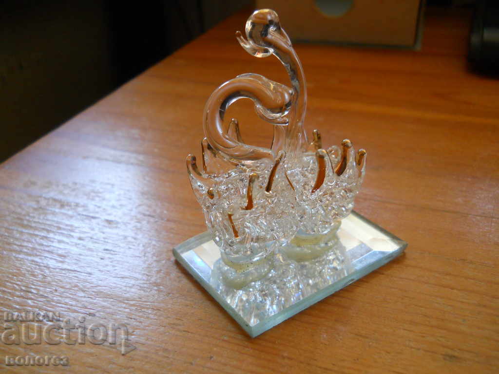 Auction  Crystal swans