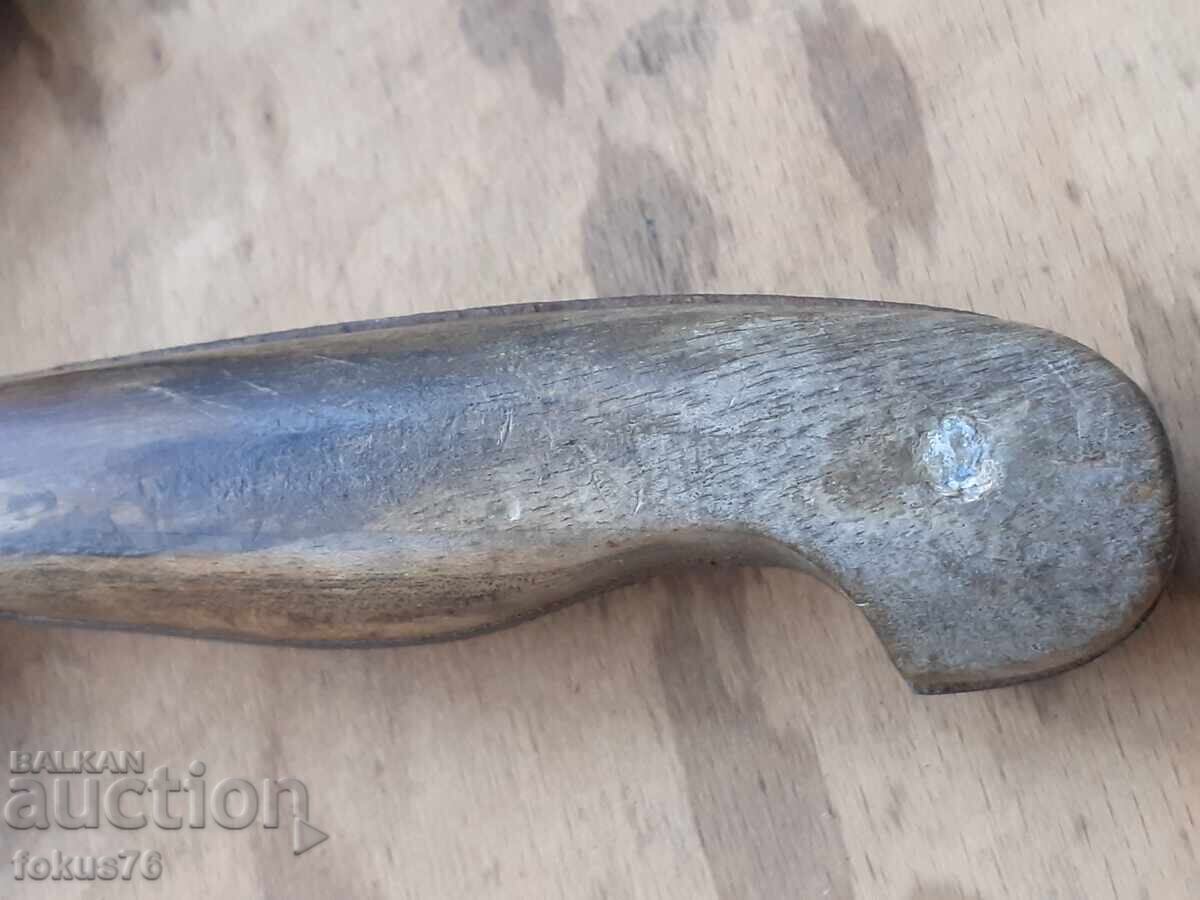 Стар български хайдушки нож с рогови чирени кожена кания с цена 169.00 лв. | € 86.41