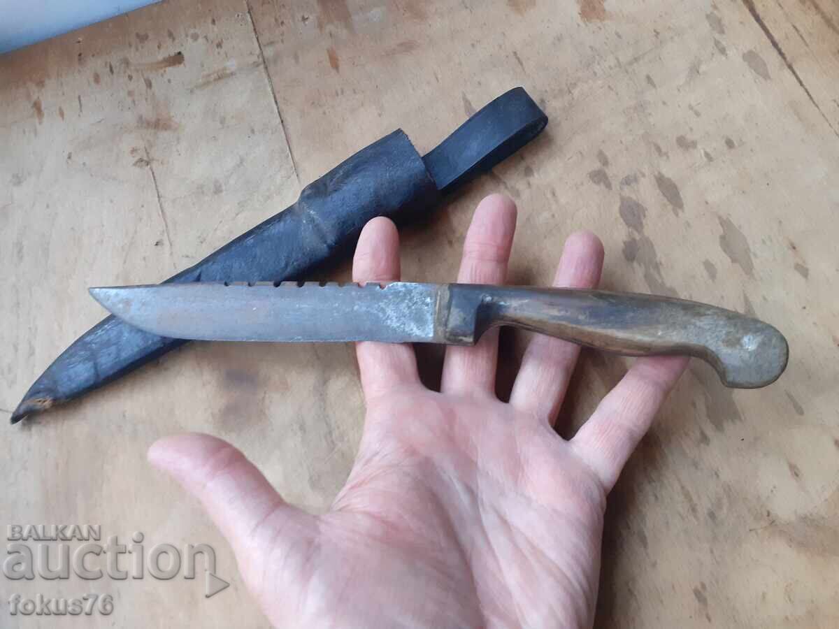 Стар български хайдушки нож с рогови чирени кожена кания - 6