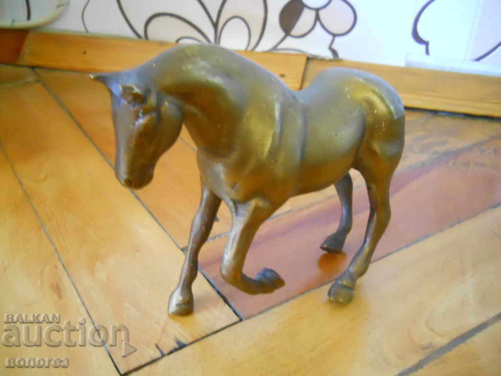 Бронзова статуетка  - кон с цена 100.00 лв. | € 51.13