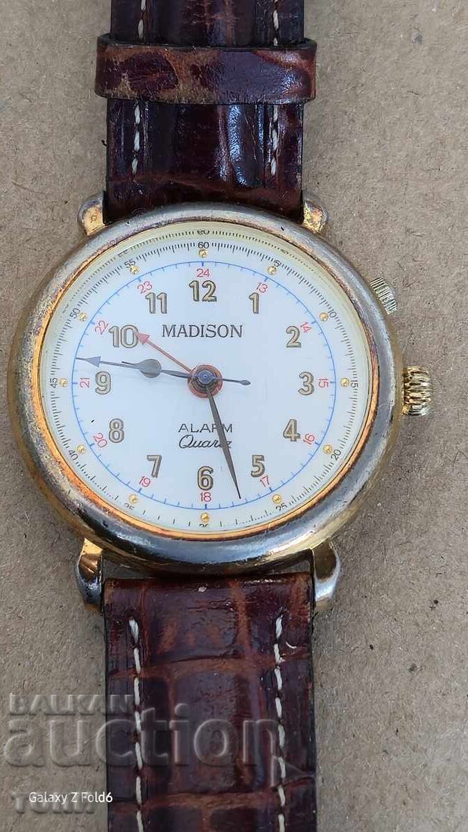 MADISON QUARTZ ALARM RARE WORKS WITHOUT WARRANTY BZC !!! MADISON QUARTZ ALARM RARE WORKS WITHOUT WARRANTY BZC !!!