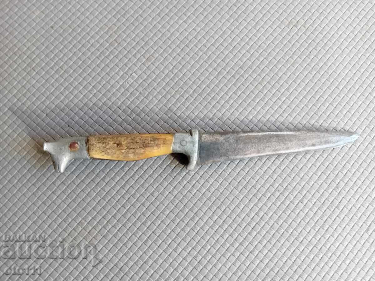 Παράδοση ΠΑΛΙΟ ΜΑΧΑΙΡΙ ΚΕΦΑΛΗ ΣΚΥΛΟΥ - ΚΕΡΑΤΟ Παράδοση ΠΑΛΙΟ ΜΑΧΑΙΡΙ ΚΕΦΑΛΗ ΣΚΥΛΟΥ - ΚΕΡΑΤΟ