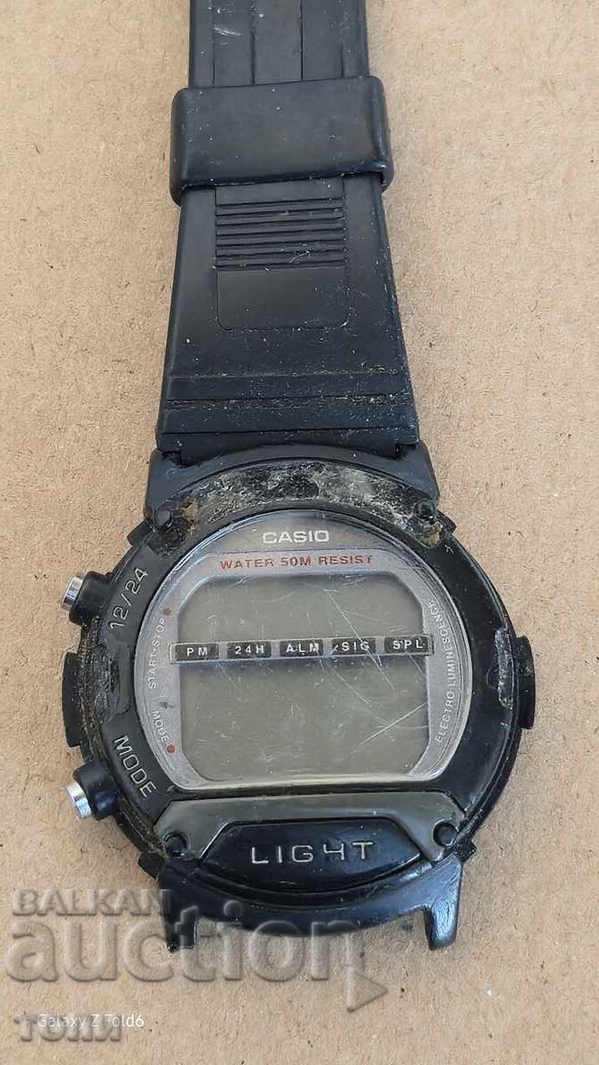 CASIO LED QUARTZ JAPAN RARE, I DON'T KNOW IF IT WORKS B Z C !!! with price 6.50 BGN | € 3.32