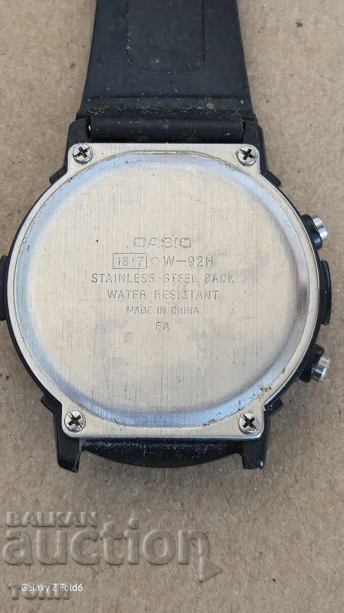 Auction  CASIO LED QUARTZ JAPAN RARE, I DON'T KNOW IF IT WORKS B Z C !!!