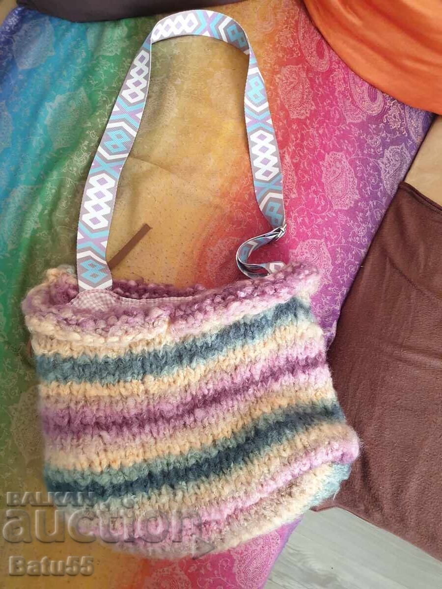 GENȚI 4 BUC, cu preț € 10.23 | 20.01 BGN GENȚI 4 BUC, cu preț € 10.23 | 20.01 BGN