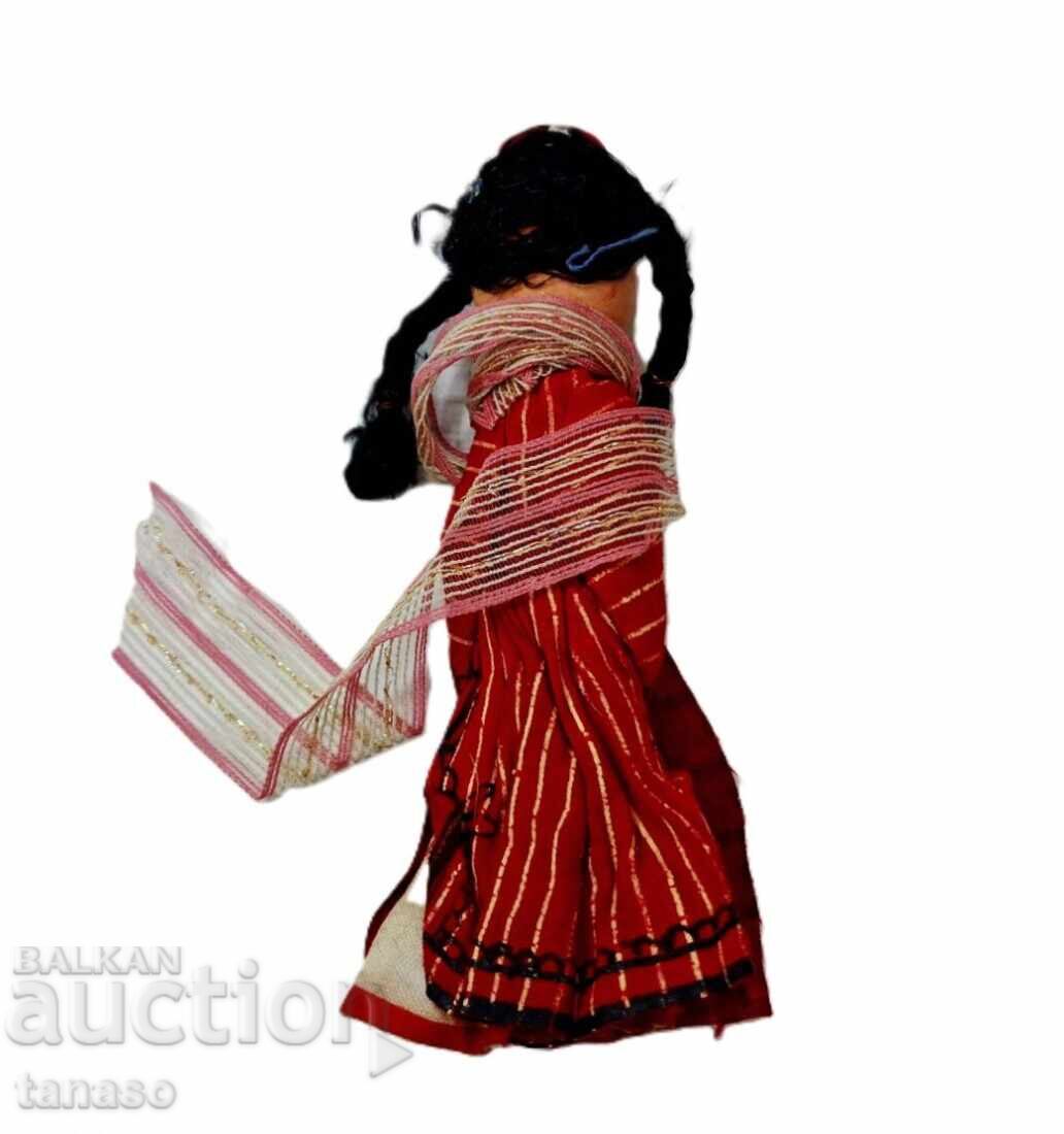 Παλιά ξύλινη, έθνικ, παραδοσιακή κούκλα, διακόσμηση, κορίτσι με τιμή 20.00 BGN | € 10.23