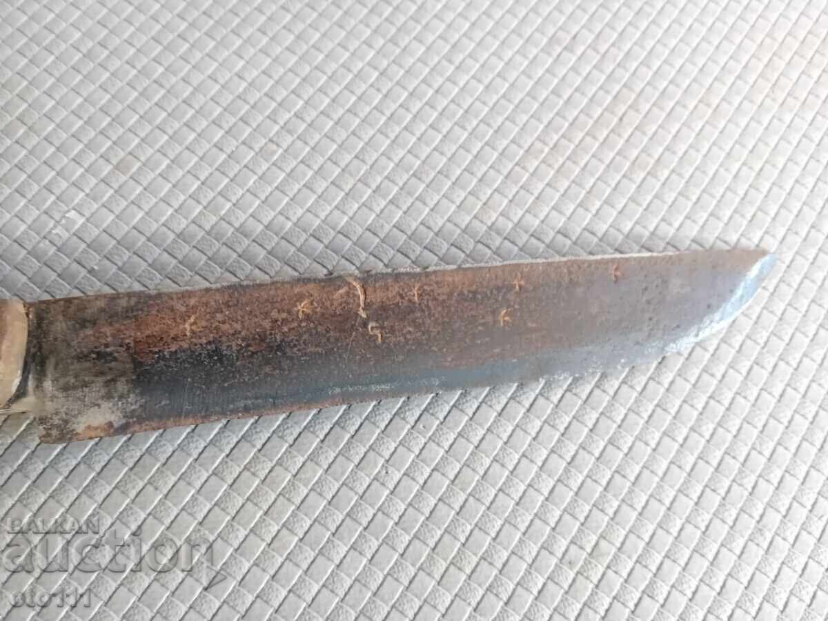 Livrarea CUȚIT VECHI DE PĂSTOR KARAKULAK