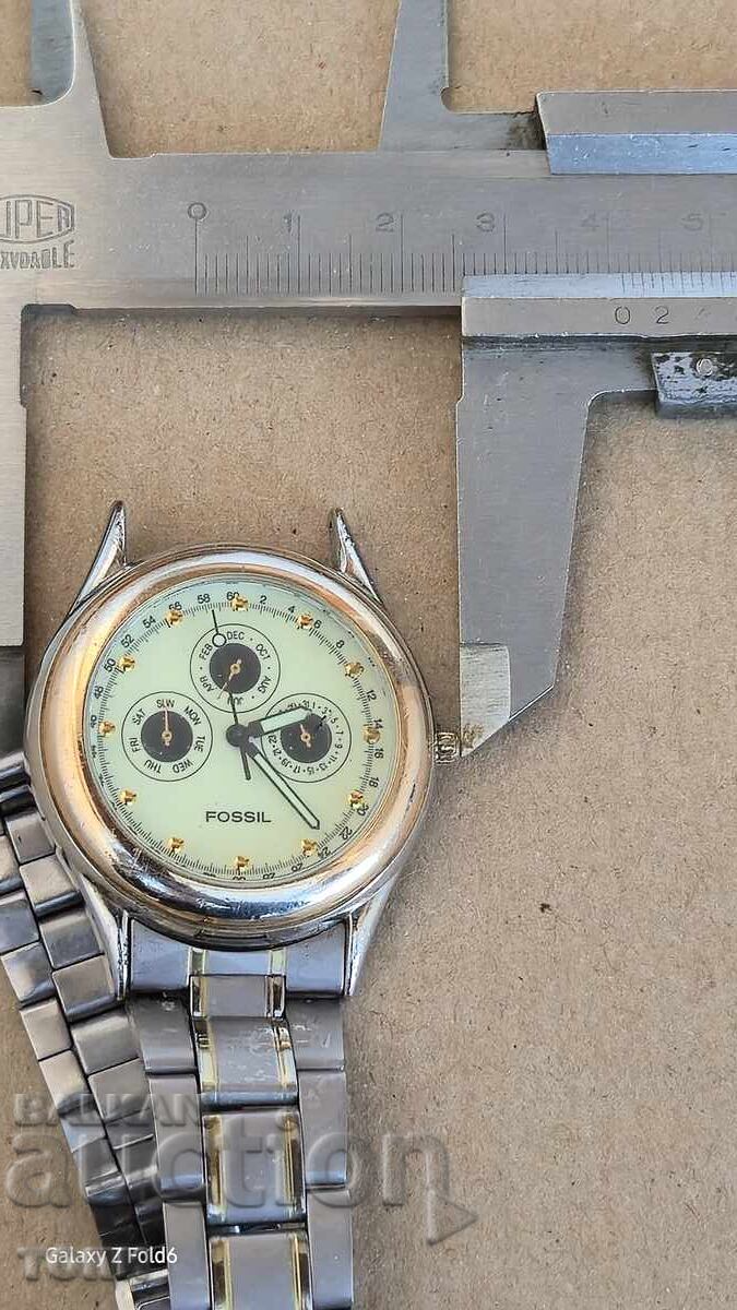 FOSSIL QUARTZ RARE I DON'T KNOW IF IT WORKS BZC !!!! - 6