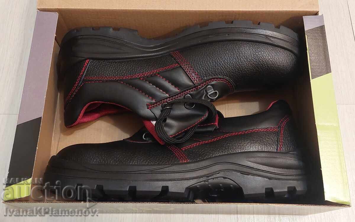 Licitație Pantofi bărbați noi, număr 45