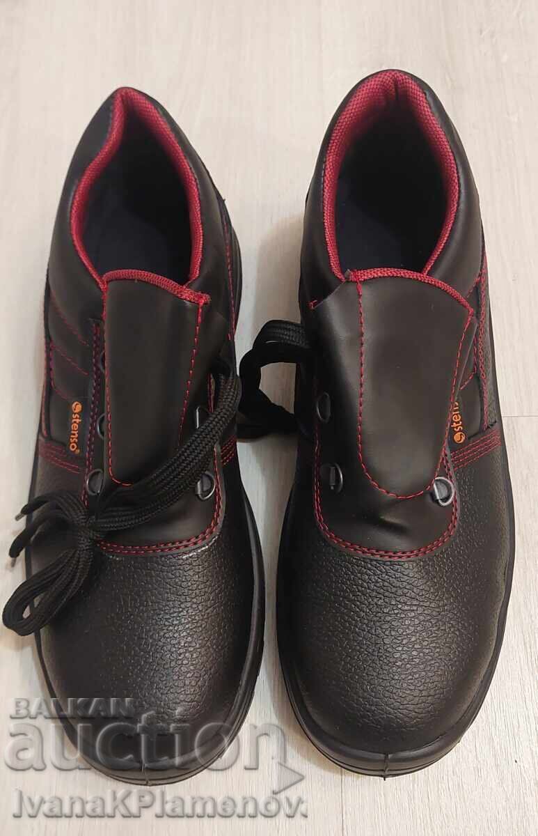 Delivery of Men's shoes new size 45