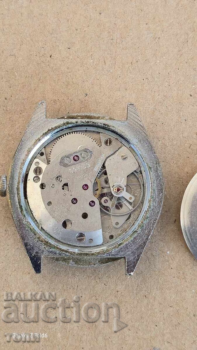 Livrarea JUNGHANS GERMANIA FĂCUT RARE NU FUNcționează BZC !!!!