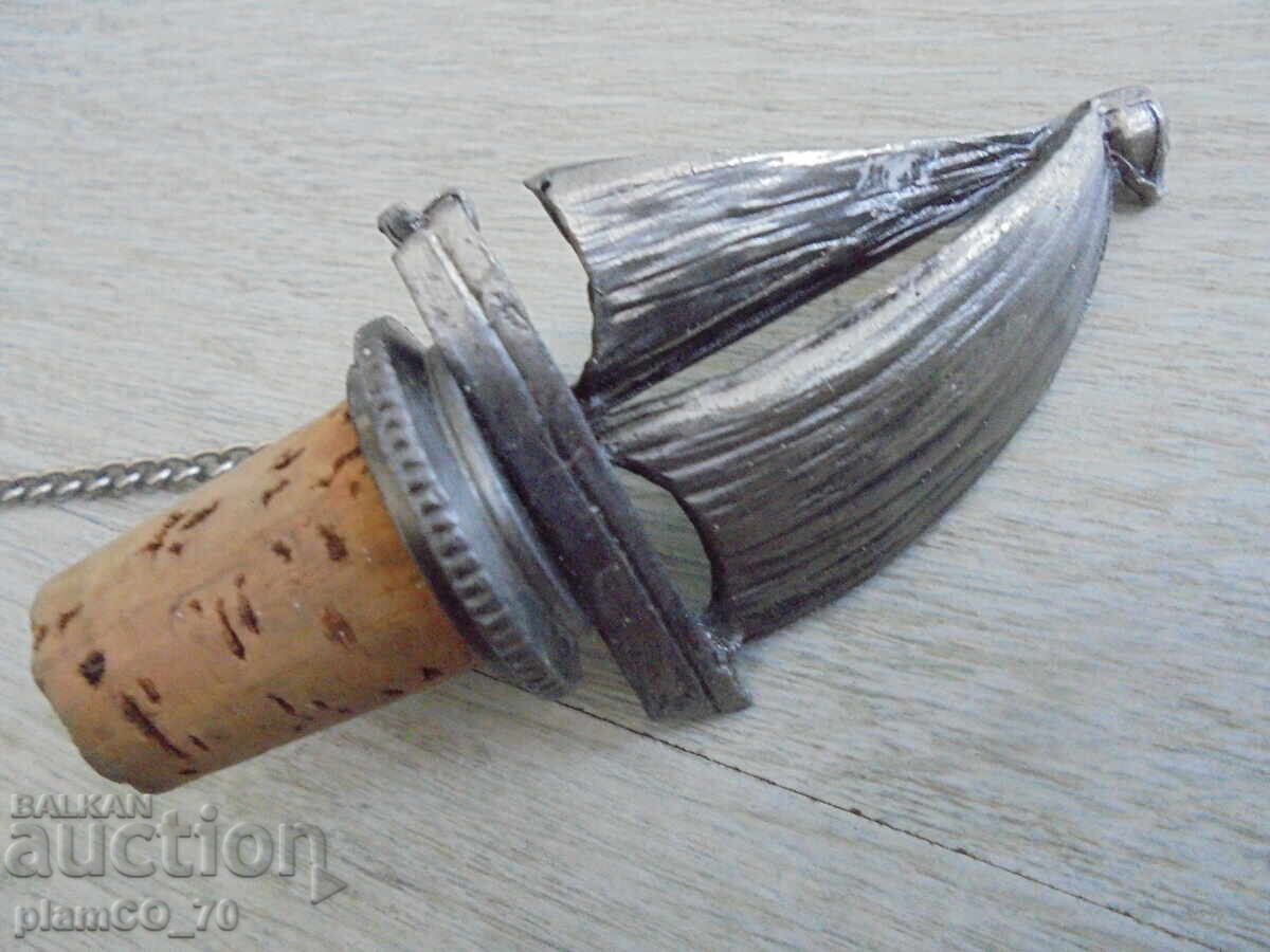 Παράδοση №*8388 Συλλεκτικό πώμα κρασιού - με φελλού βάση Παράδοση №*8388 Συλλεκτικό πώμα κρασιού - με φελλού βάση