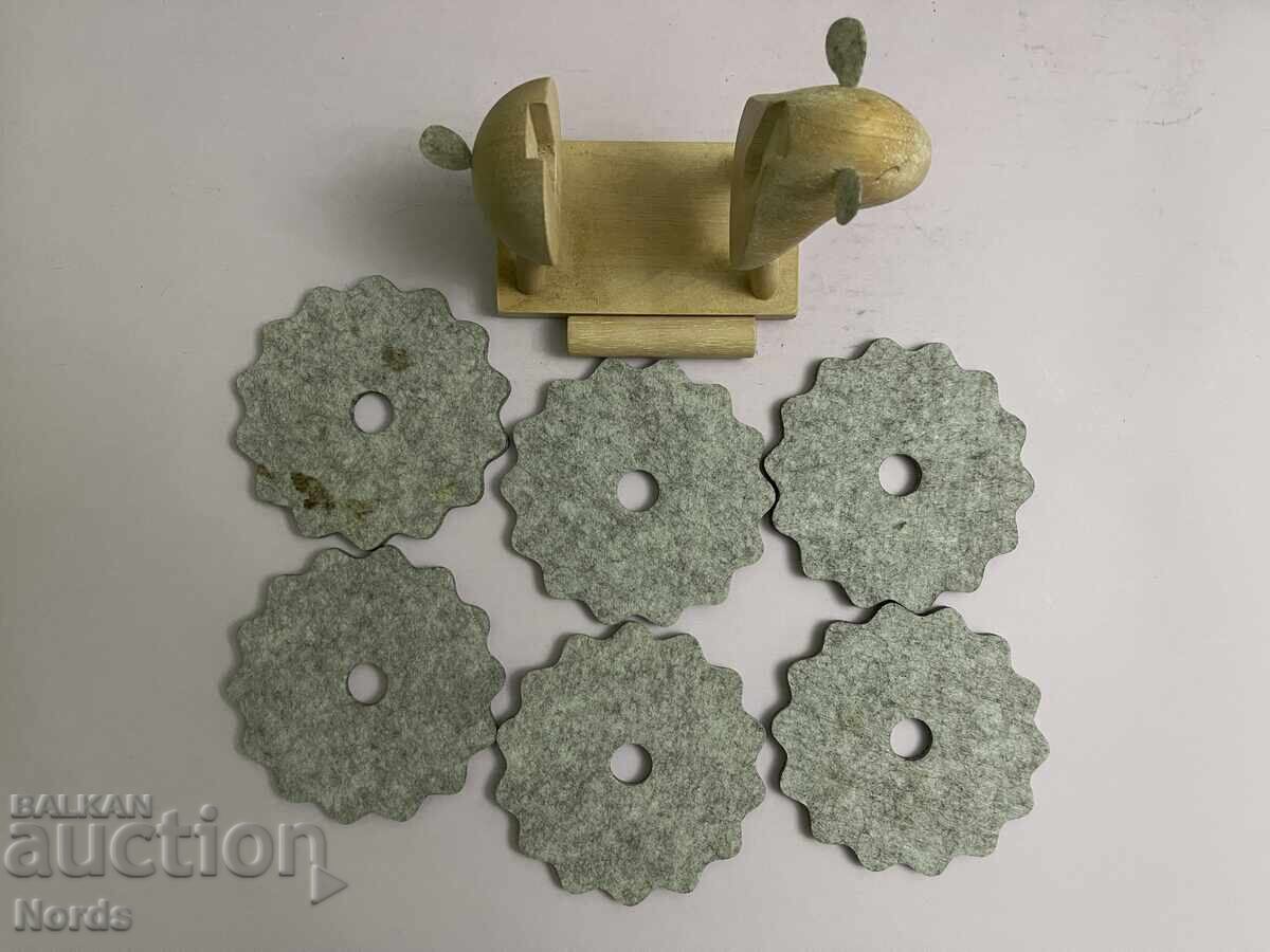 Δημοπρασία Ξύλινο αρνάκι σουβέρ Δημοπρασία Ξύλινο αρνάκι σουβέρ