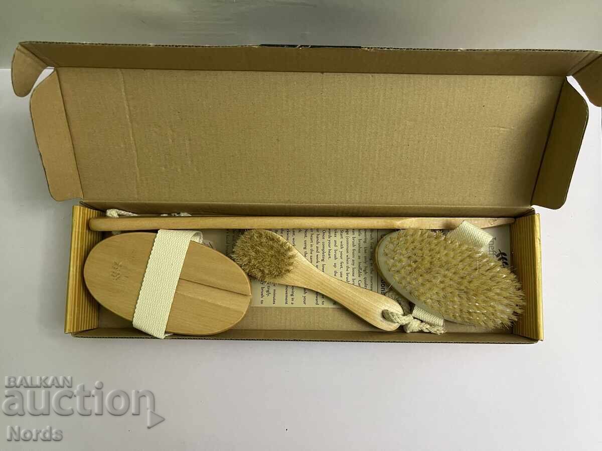 Ξύλινες βούρτσες για μασάζ με τιμή 4.00 BGN | € 2.05