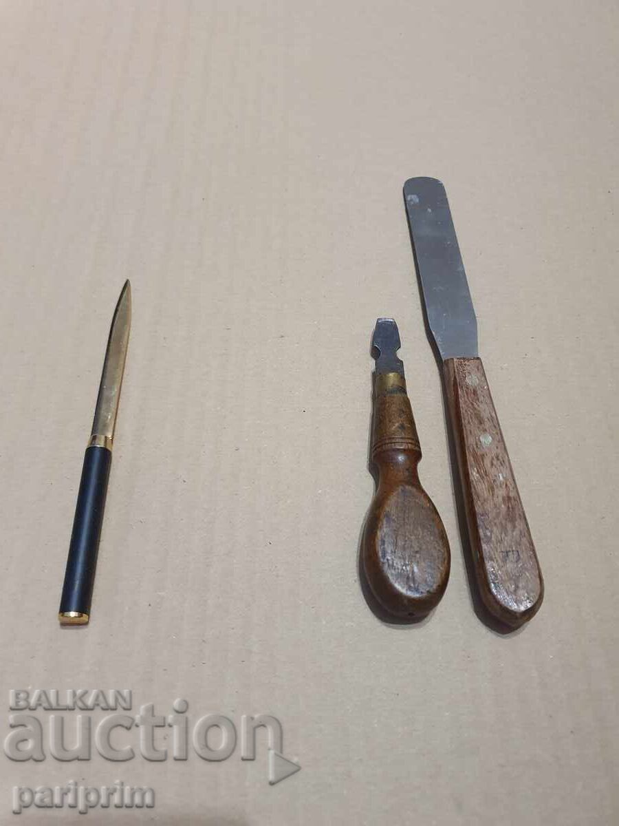 Аукцион Лот от 11 джобни ножчета, Някои са редки. От 0.01 лв. Аукцион Лот от 11 джобни ножчета, Някои са редки. От 0.01 лв.